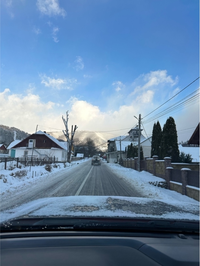 Snowbike delivery to mountains