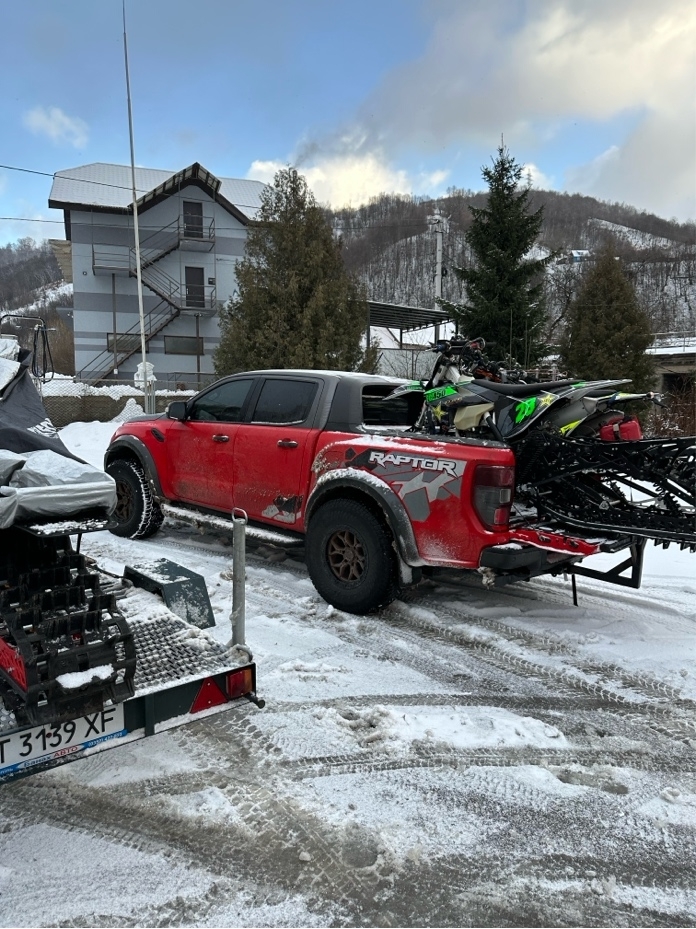 Snowbike delivery to mountains